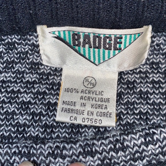 Vintage 90s Badge Crewneck Sweater - Picture 7 of 8